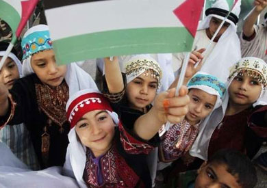 مجموعة من الأطفال الفلسطينيين